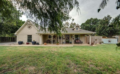 House in Double Oak, Texas, United States 1