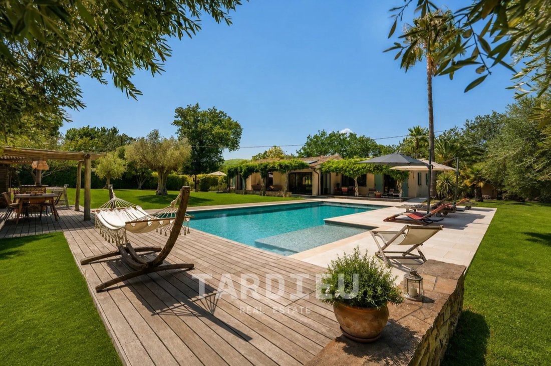Villa en Ramatuelle, Provenza-Alpes-Costa Azul, Francia 3 - 18741625