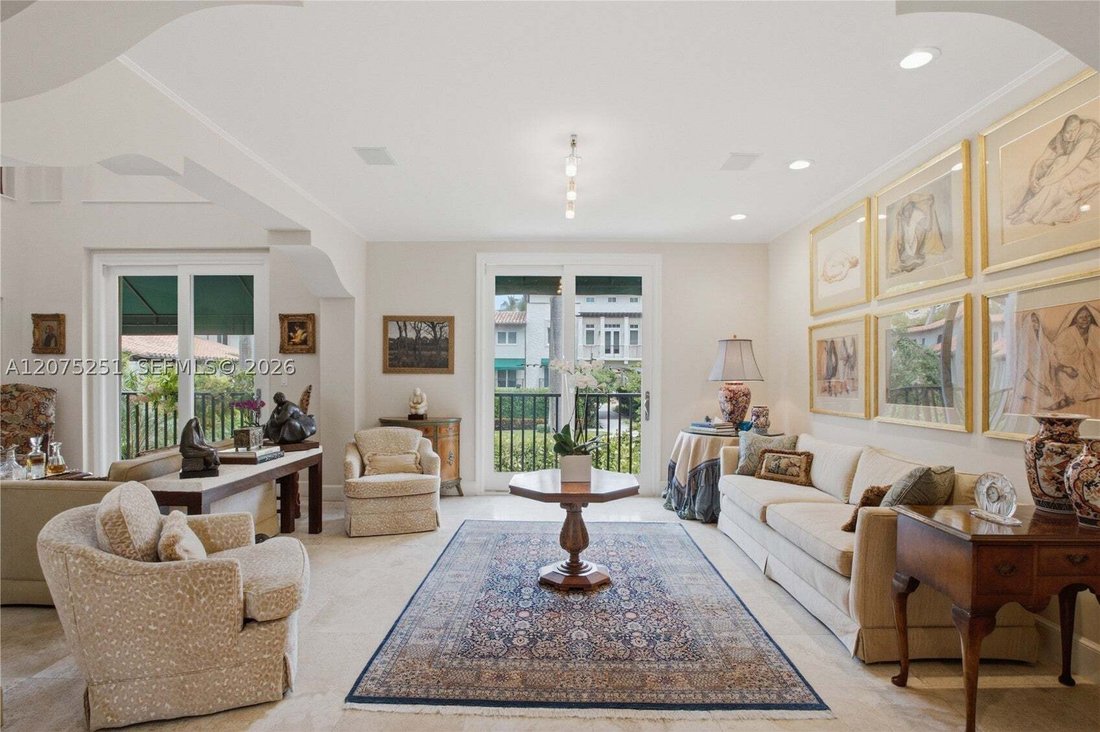 Residenza a Coral Gables, Florida, Stati Uniti 2 - 18743355