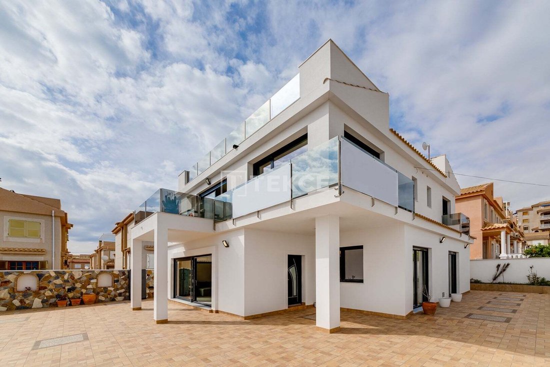 Villa in Torrevieja, Land Valencia, Spanien 4 - 18743986