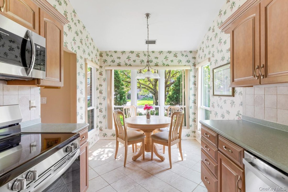 Condo in Smithtown, New York, United States 3 - 18744888