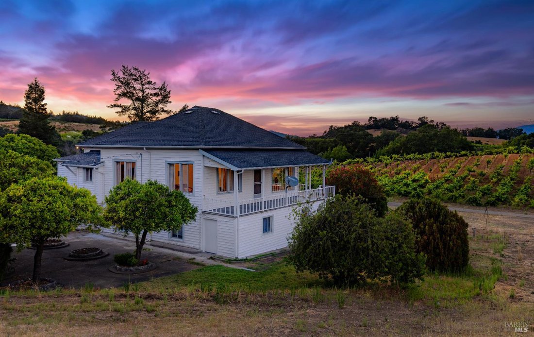 House in Cloverdale, California, United States 1 - 16014590