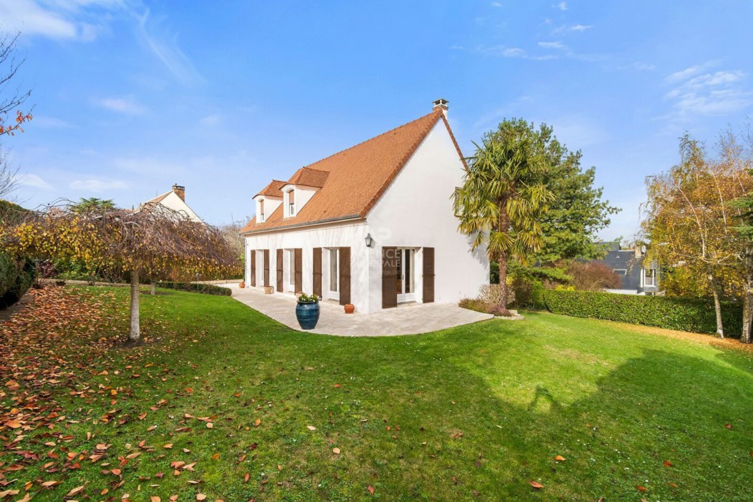 Maison à Forêt, Saint-Germain-en-Laye, France 1 - 18745015