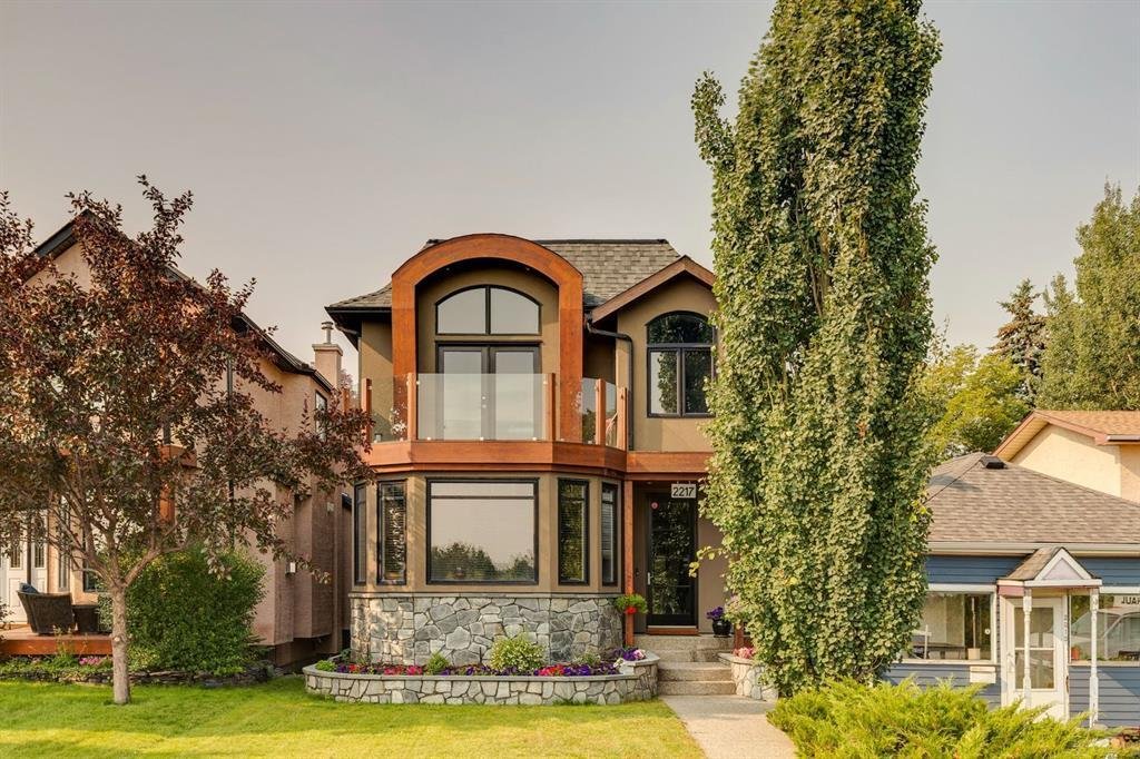Casa a Calgary, Alberta, Canada 1 - 18745986