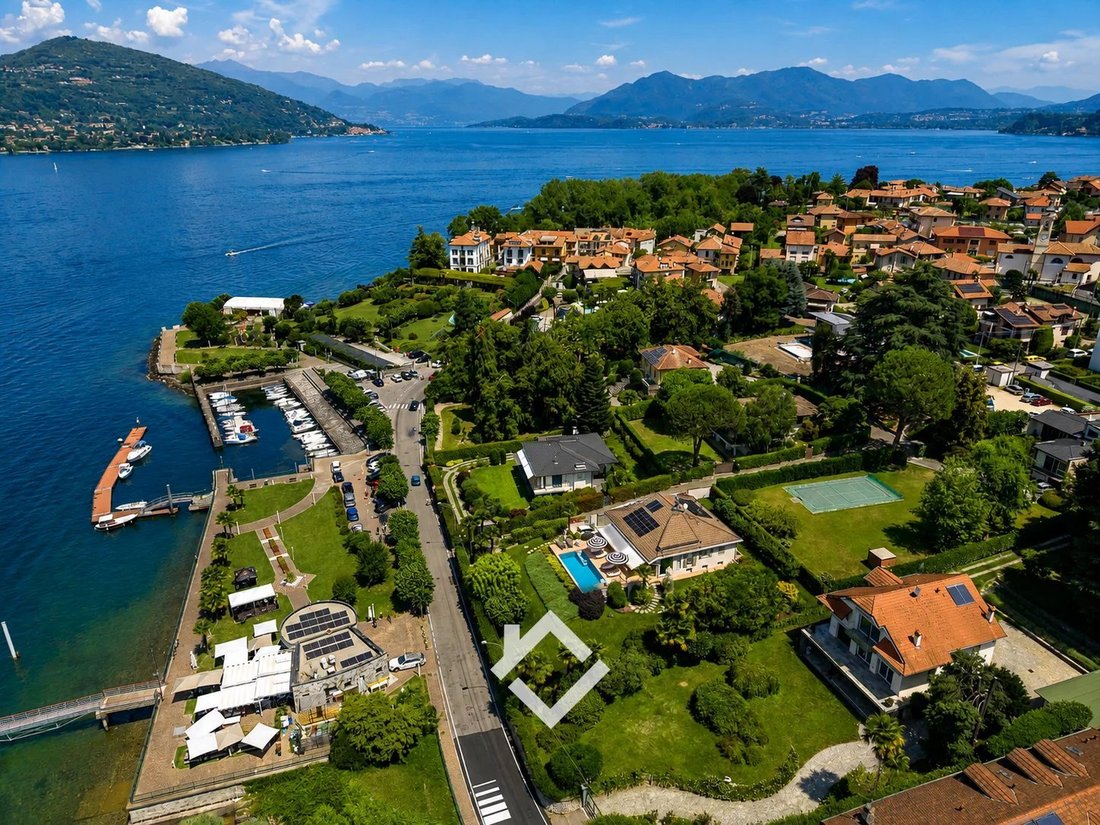 Villa in Ranco, Lombardei, Italien 4 - 18743178