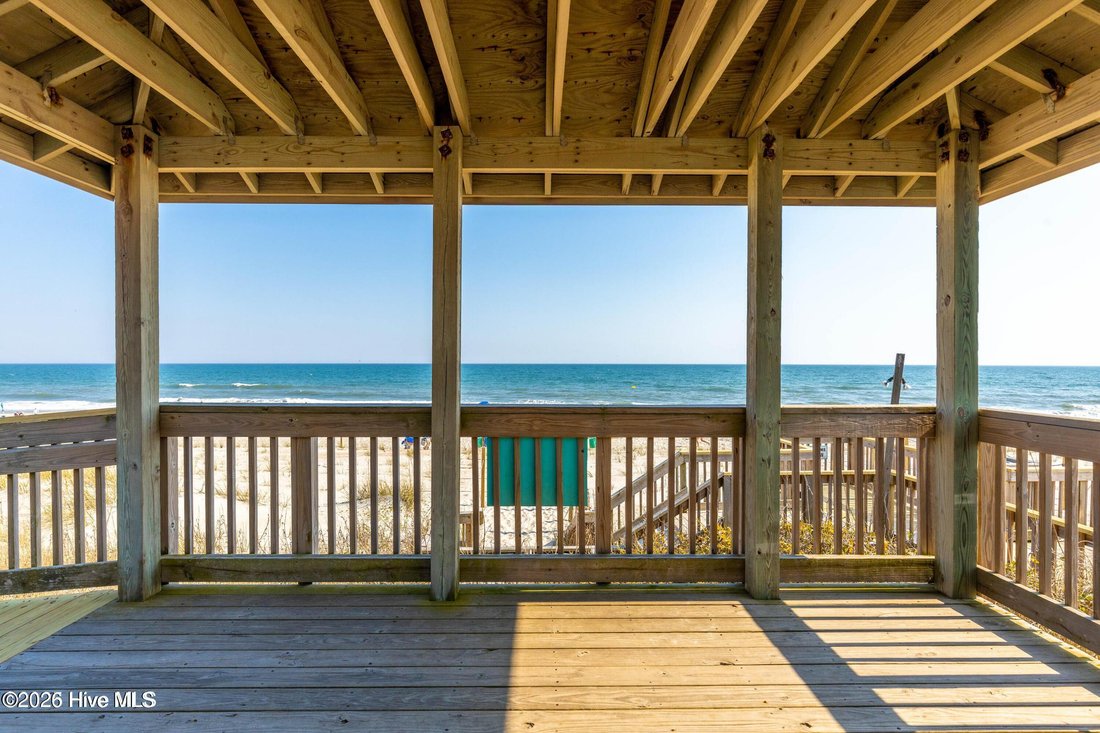 Condo in Emerald Isle, North Carolina, United States 3 - 18744020