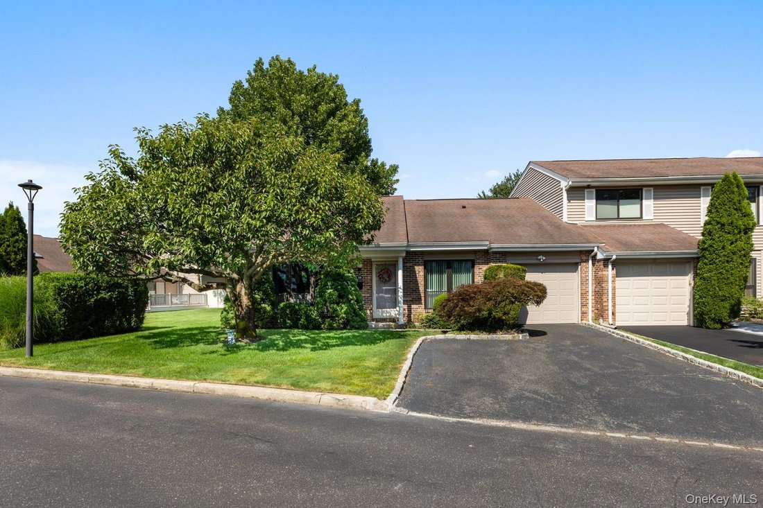 Condo in Smithtown, New York, United States 1 - 18744888