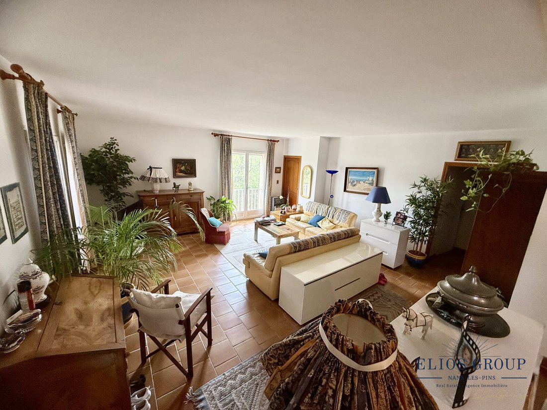 Casa en La Destrousse, Provenza-Alpes-Costa Azul, Francia 1 - 18746141