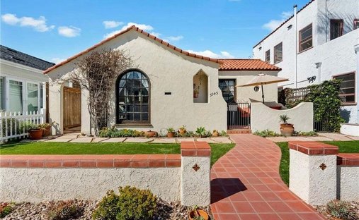 House in Signal Hill, California, United States 1