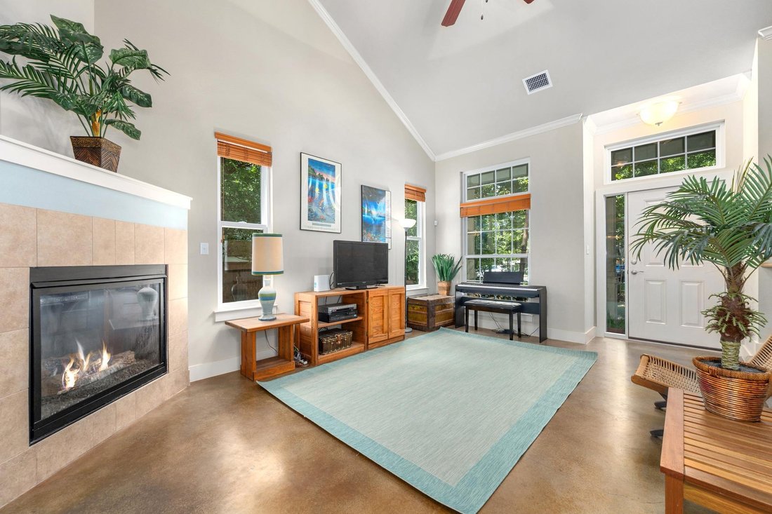 House in Austin, Texas, United States 5 - 18743676