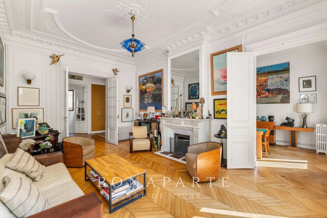 Apartment in Clichy-Trinité, Paris 9e Arrondissement, Paris 5 - 18745125
