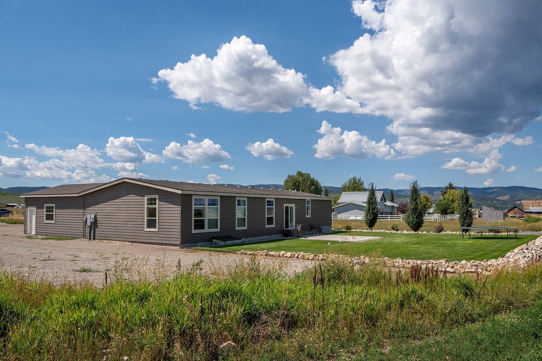 Thayne, Wyoming, United States 4 - 18746218