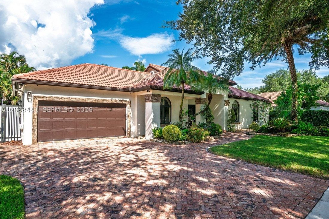House in Hialeah, Florida, United States 1 - 18719390