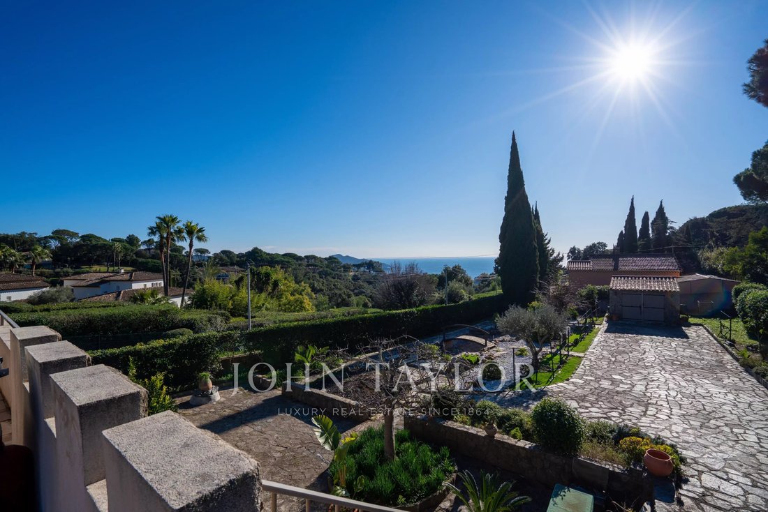 Domaine à La Croix-Valmer, Provence-Alpes-Côte d'Azur, France 5 - 16970882