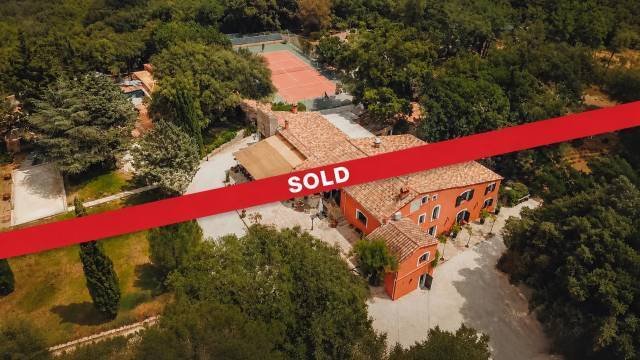 Casa en Besse-sur-Issole, Provenza-Alpes-Costa Azul, Francia 1 - 16302092