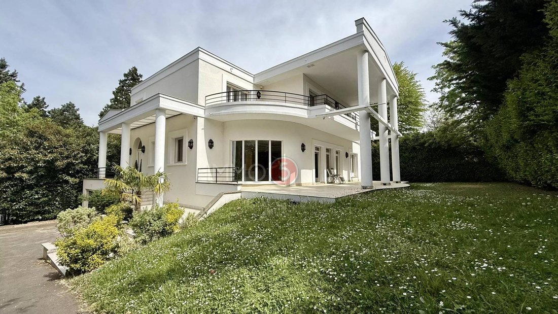 Villa in Thiers, Le Raincy, Frankreich 2 - 16749344