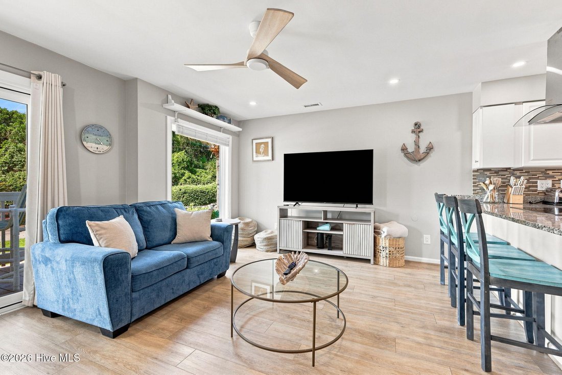 Condo in Emerald Isle, North Carolina, United States 4 - 18744020