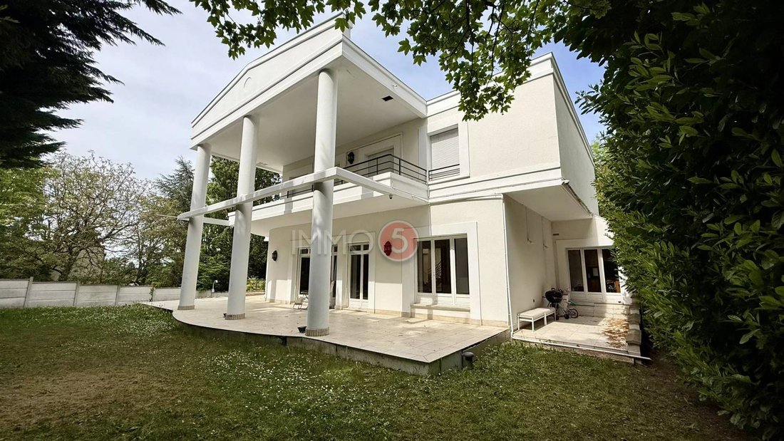 Villa in Thiers, Le Raincy, Frankreich 1 - 16749344