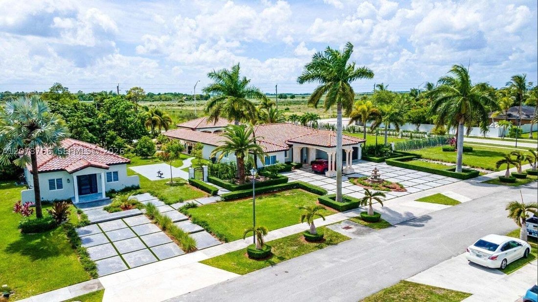 House in Miami, Florida, United States 5 - 18744652