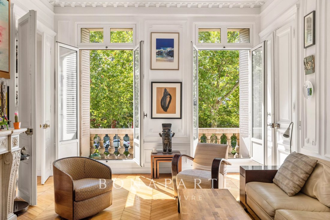 Apartment in Clichy-Trinité, Paris 9e Arrondissement, Paris 3 - 18745125