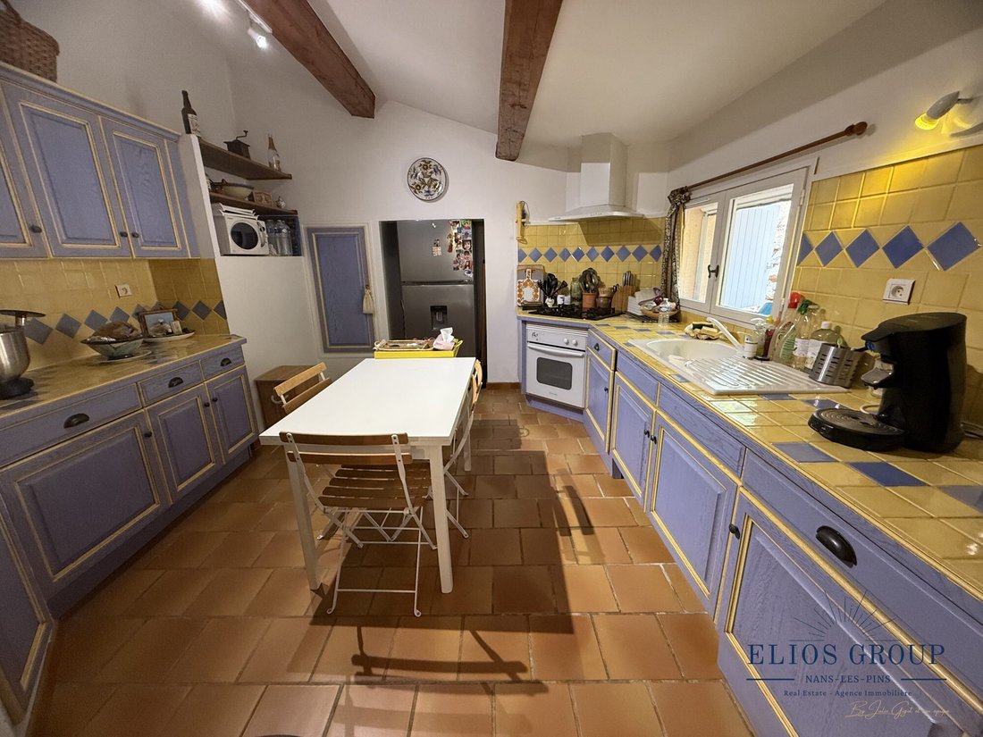 Casa en La Destrousse, Provenza-Alpes-Costa Azul, Francia 3 - 18746141