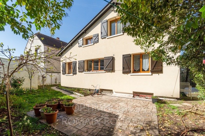 House in Chatou, Ile-de-France, France 2 - 18745105