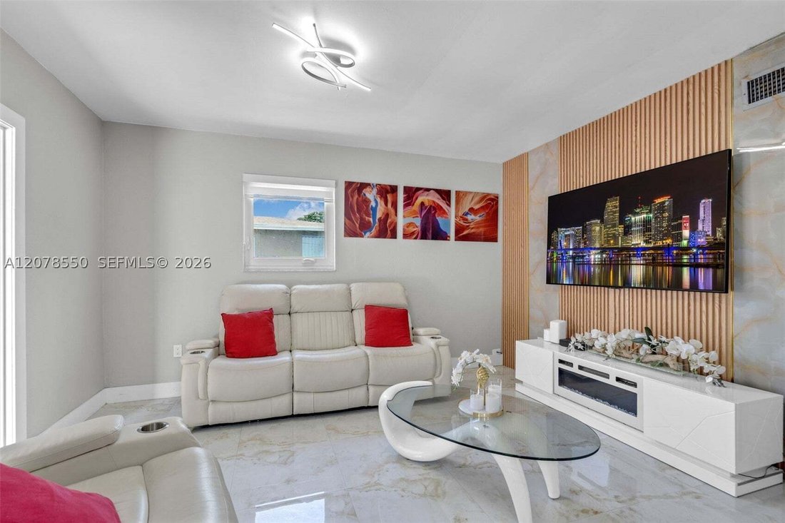 House in Miami, Florida, United States 4 - 18744661