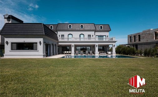House in Ezeiza, Buenos Aires Province, Argentina 1