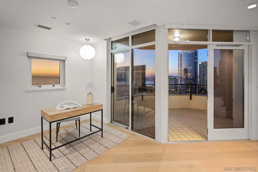 Condo in San Diego, California, United States 4 - 18744158