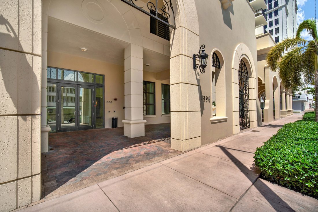 Eigentumswohnung in Coral Gables, Florida, Vereinigte Staaten 1 - 18740087