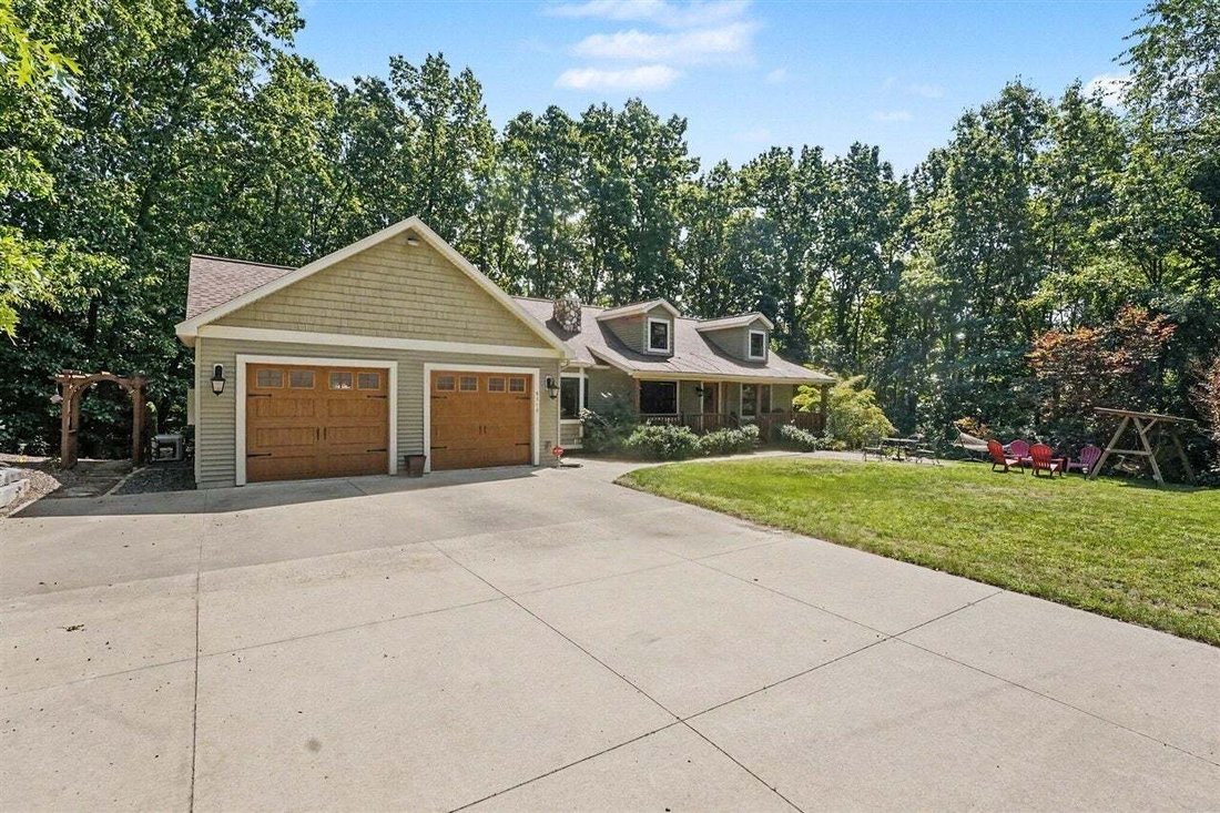 House in Comstock Park, Michigan, United States 3 - 18425236