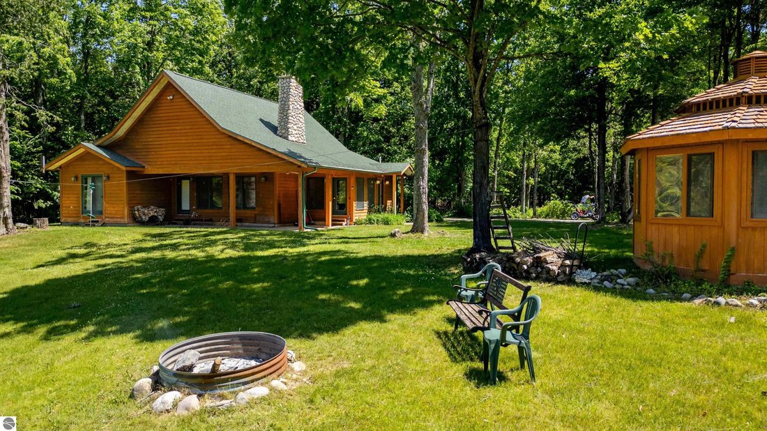 Maison à Vanderbilt, Michigan, États-Unis 3 - 18742638