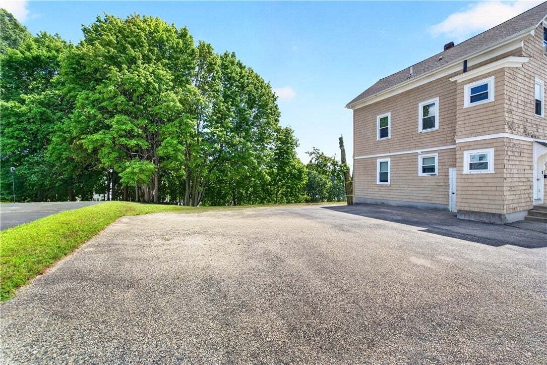 Altro a North Providence, Rhode Island, Stati Uniti 2 - 18740755