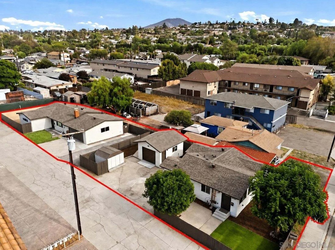 Spring Valley, California, United States 1 - 18744150