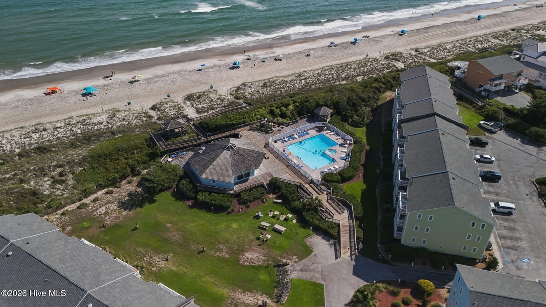 Condo in Emerald Isle, North Carolina, United States 2 - 18744020