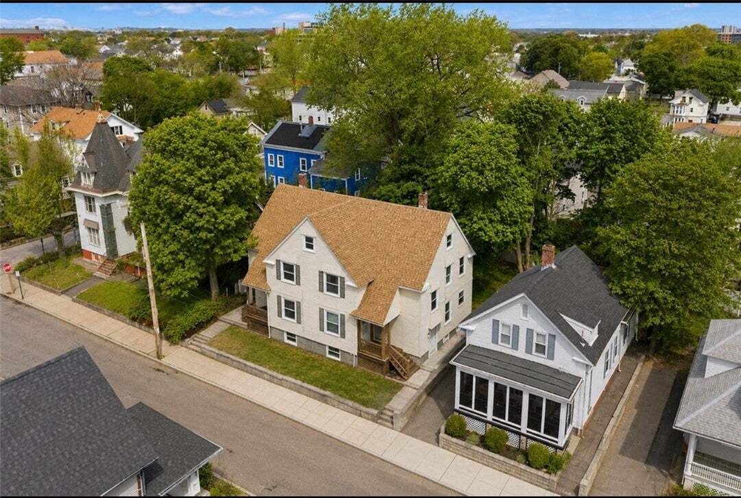 Altro a Cranston, Rhode Island, Stati Uniti 3 - 18746740