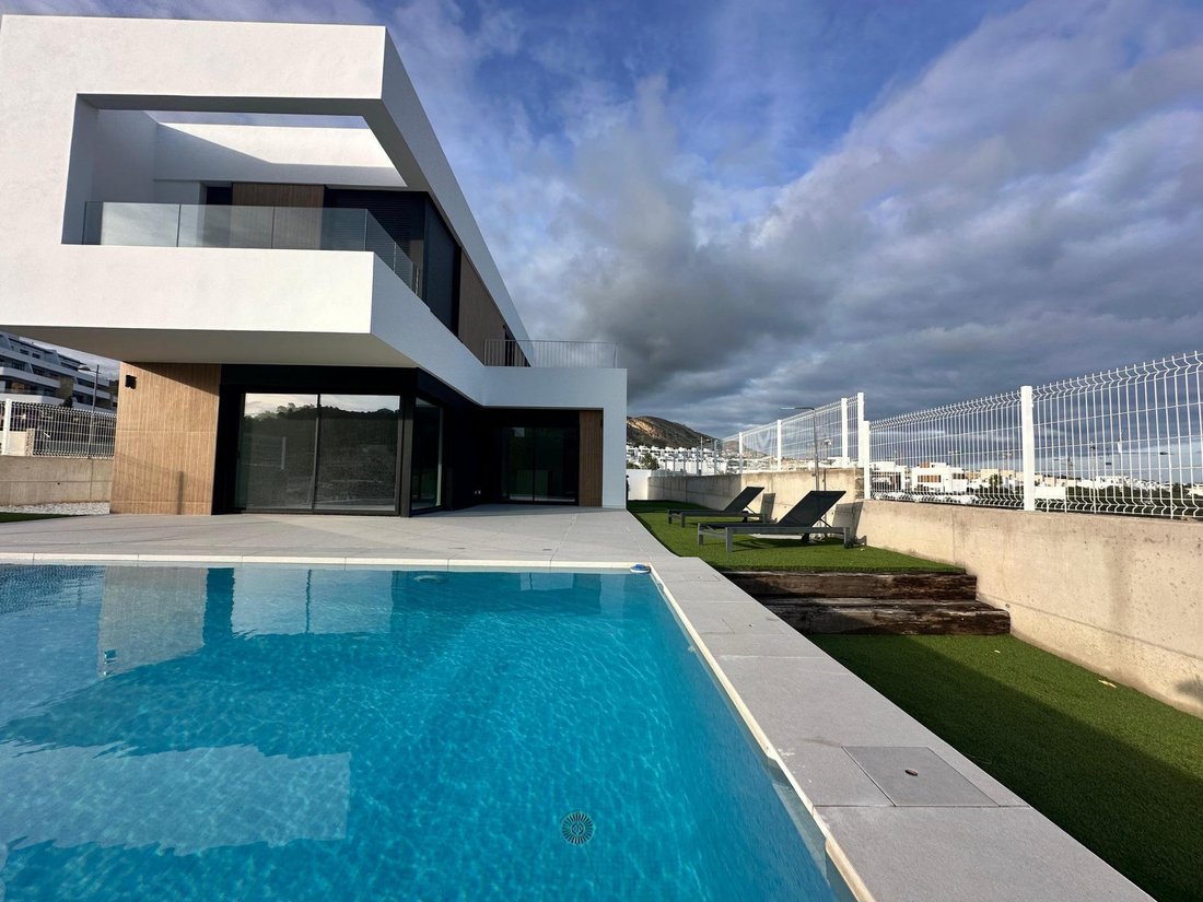 Villa in Finestrat, Valencian Community, Spain 2 - 18747233