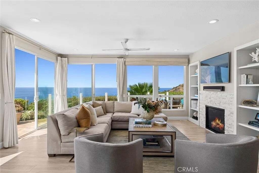 Laguna Beach, California, United States 4 - 18746932