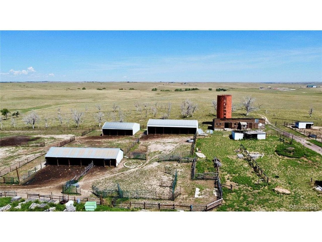 Corps de ferme à Kiowa, Colorado, États-Unis 4 - 18746857
