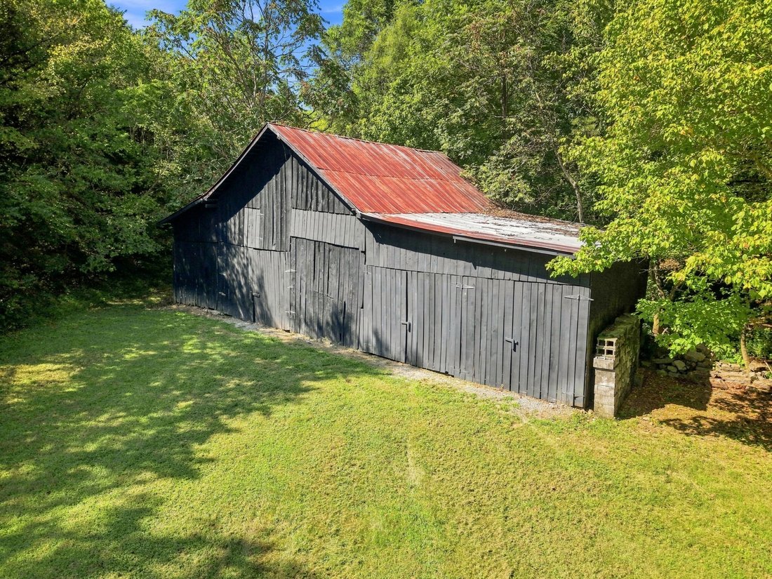 Corps de ferme à Pleasant Shade, Tennessee, États-Unis 4 - 18747064