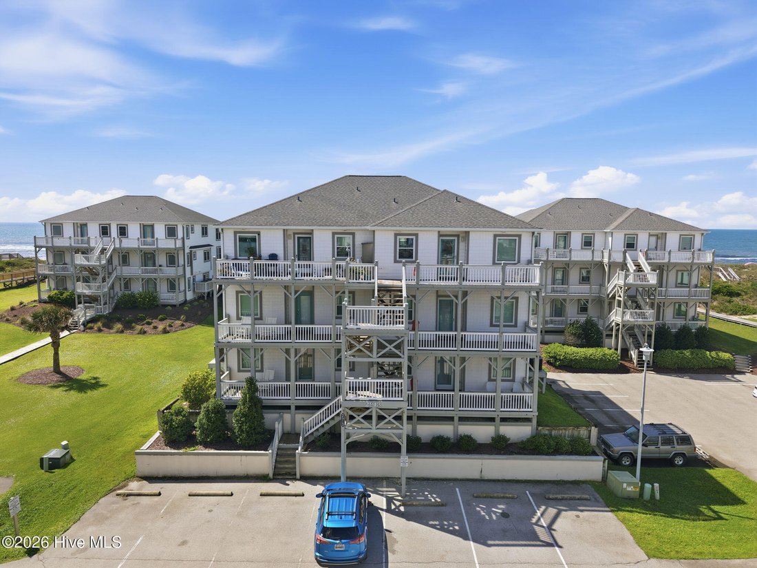 Condo in Emerald Isle, North Carolina, United States 5 - 18713945