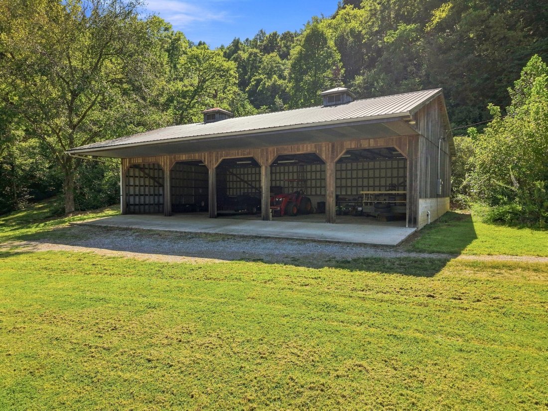 Corps de ferme à Pleasant Shade, Tennessee, États-Unis 5 - 18747064
