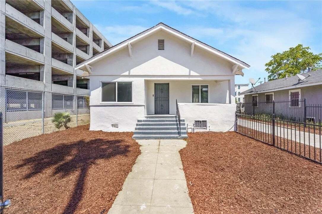 Los Angeles, California, United States 1 - 18746967