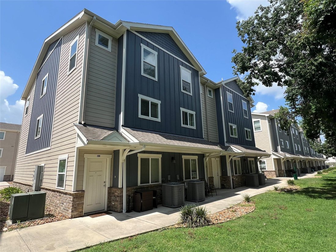 Spring, Texas, United States 1 - 18747020
