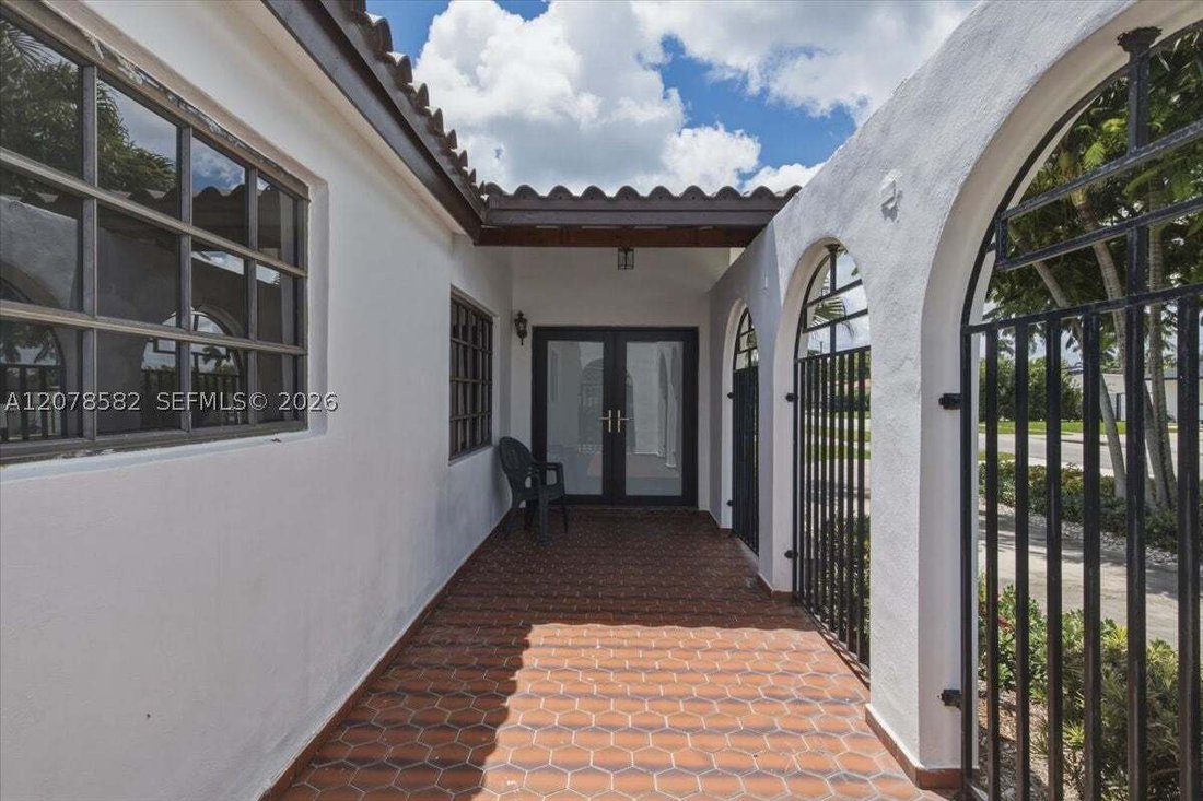 Maison à Miami, Floride, États-Unis 4 - 18747248