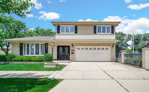 House in Elmhurst, Illinois, United States 1