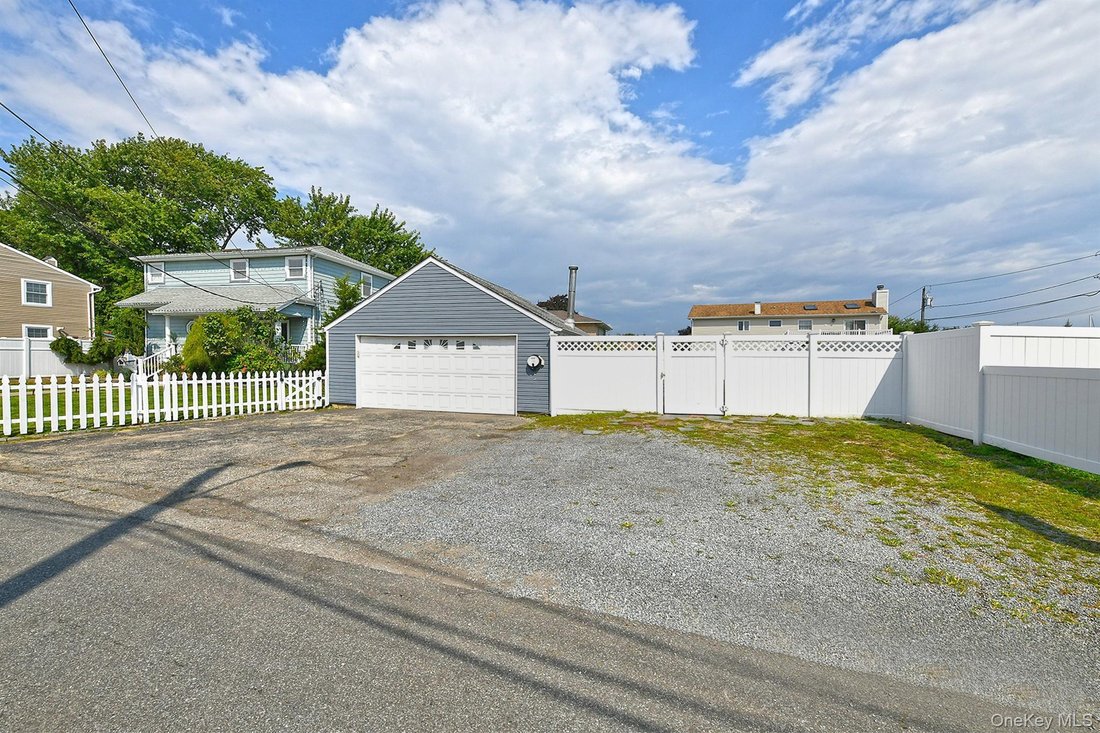 Casa a Lindenhurst, New York, Stati Uniti 4 - 18747345
