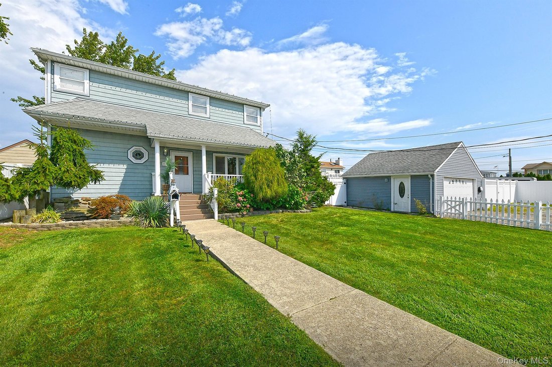 Casa a Lindenhurst, New York, Stati Uniti 1 - 18747345