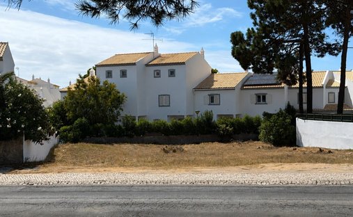 Land in Praia dos Pescadores, Olhos de Agua, Portugal 1