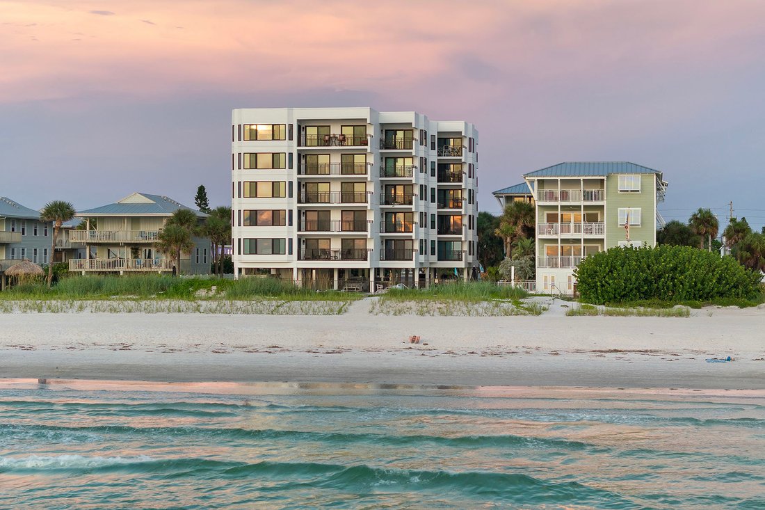 Appartement à Indian Shores, Floride, États-Unis 1 - 18747350